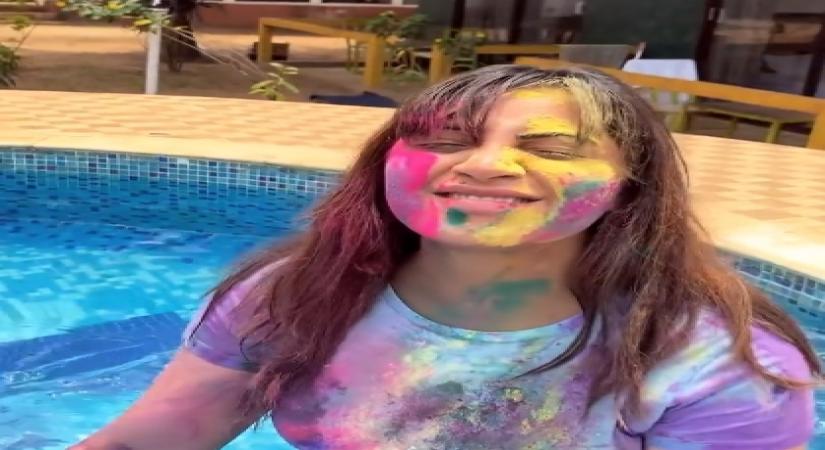 Arshi Khan enjoyed Holi with Goan hues this year (credit : ARSHI KHAN AK/instagram)
