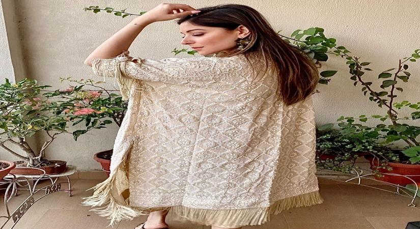 Kanika Kapoor recalls her 'tough time' after testing Covid positive last year.(photo:instagram)