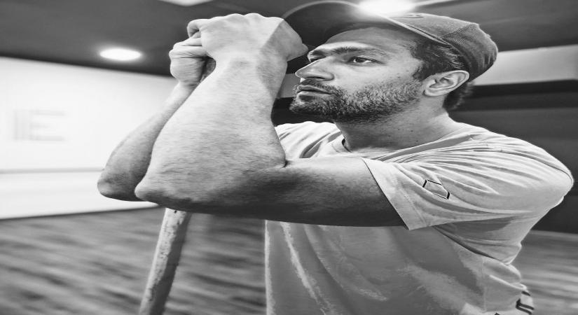 Bollywood heartthrob Vicky Kaushal has shared a monochrome picture on social media while working out, and said that his eyes are on the goal. (Instagram)