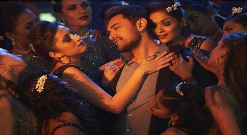 Aamir wish 'Lagaan' co-actor Amin Hajee on his directorial debut.