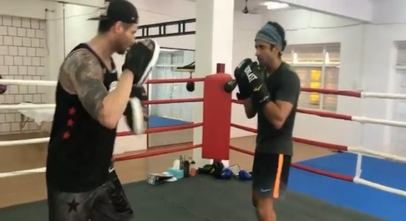 Farhan Akhtar posts throwback boxing video