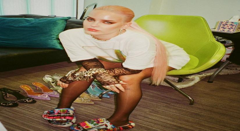 Anne-Marie is trying to shed lockdown weight. (photo:instagram)