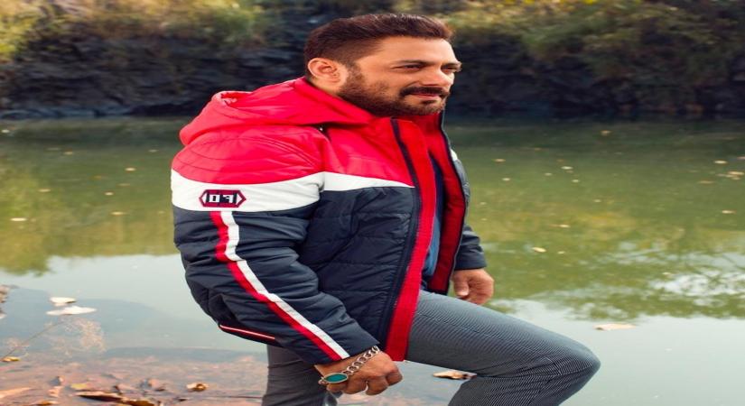 Salman Khan gets first jab of Covid vaccine.