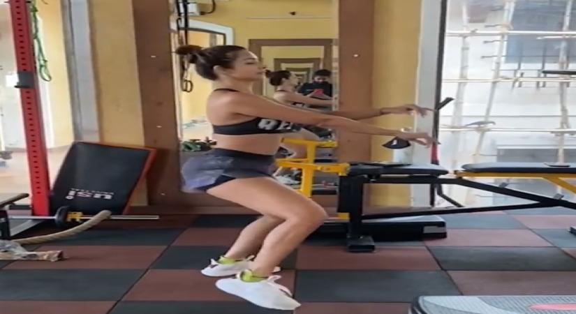 Malaika Arora shows how to twerk.(photo:Instagram)