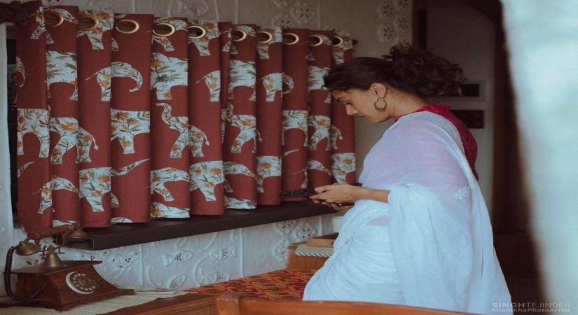 Taapsee says her new apartment 'is ready for house warming'.