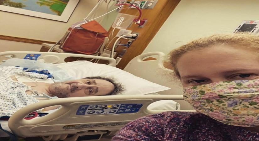 Amy Schumer's father hospitalised.