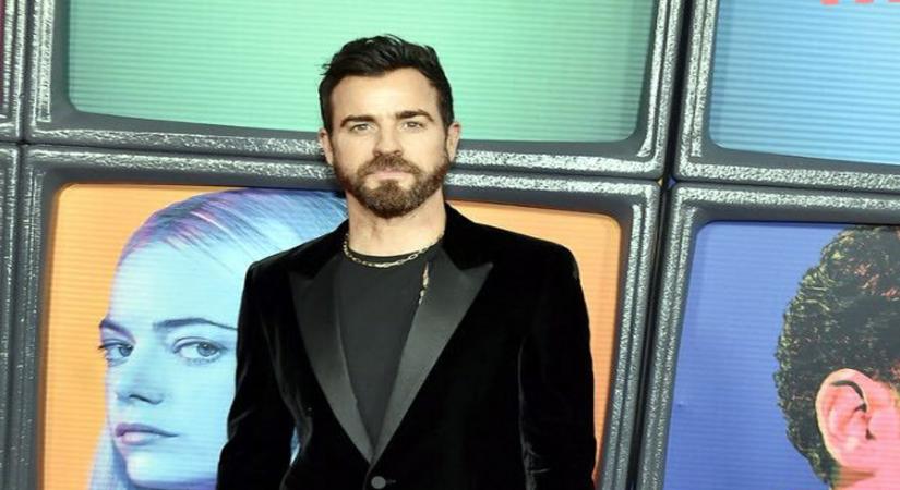 Justin Theroux pronounces surname incorrectly, says actor's uncle