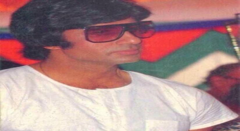 Big B recalls 'the years when films did 50 weeks and 100 weeks'.(photo:Instagram)