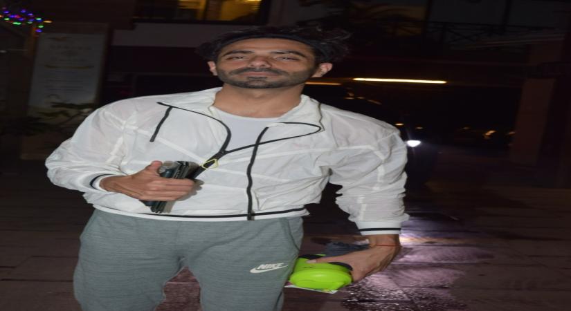 Mumbai: Actor Aparshakti Khurana seen at Juhu, in Mumbai on Jan 7, 2020. (Photo: IANS)