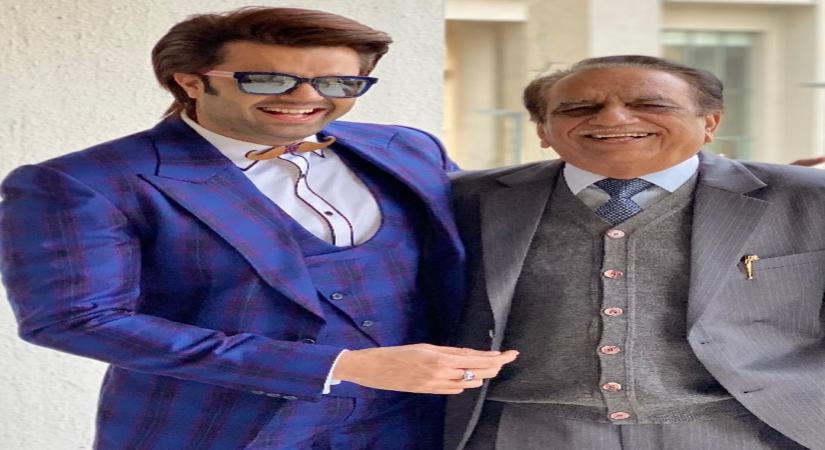 Maniesh Paul thanks 'papa' for his sense of humour