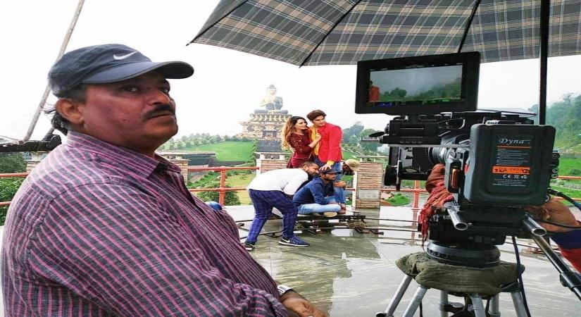 Bollywood mourns the demise of cinematographer Johny Lal.