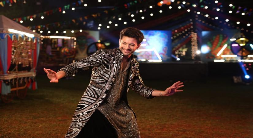 Akasa's 'Shola' video is special for Rohit Saraf.