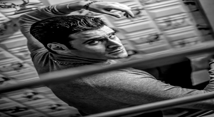 Puneet Issar's son Siddhant opens up on directing the veteran.