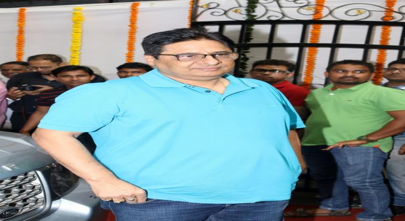 HC restrains KRK from making derogatory comments against Vashu Bhagnani