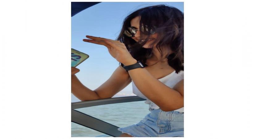 Rakulpreet's motto: Laugh as much as you breathe.(photo:Instagram)