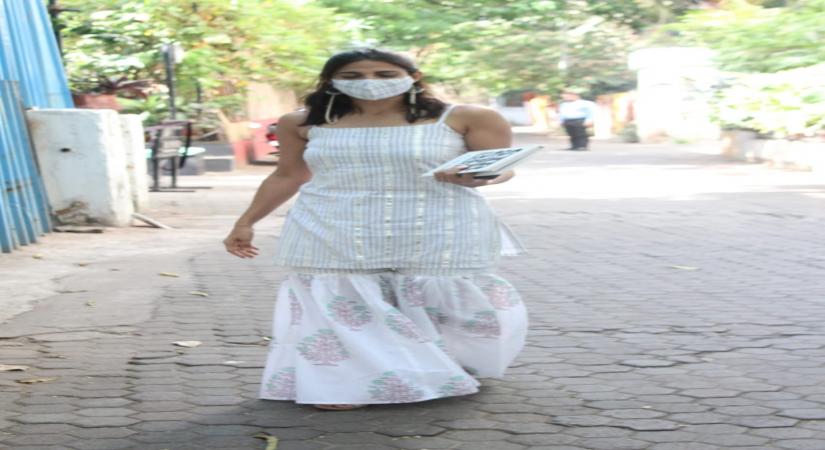 Mumbai: Aahana kumra snapped at Prithvi theatre Juhu On Wednesday 31th March, 2021. (Photo: IANS)