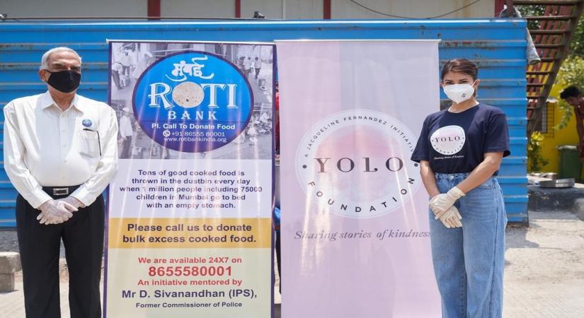 Jacqueline Fernandez helps feed people, interacts with Covid warriors