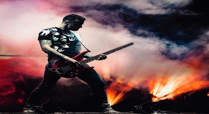 Muse to celebrate 20th anniversary of 'Origin Of Symmetry' with remix LP(Photo:Instagram)