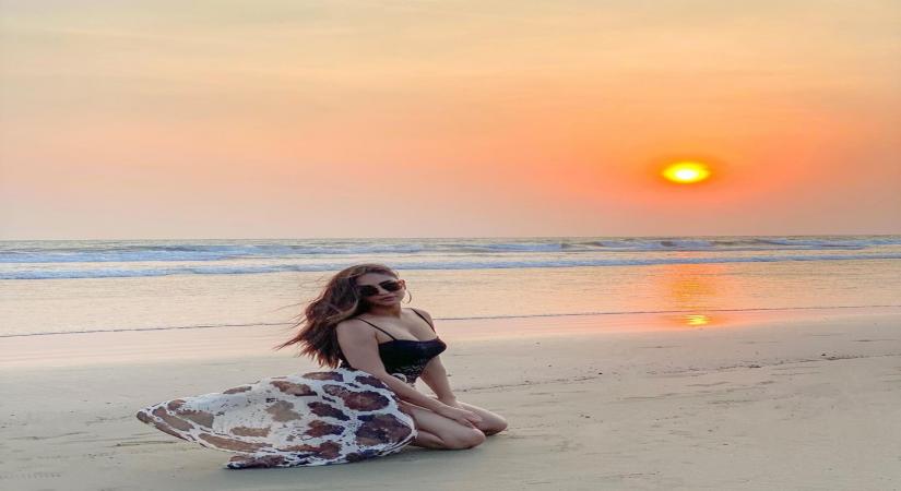 Krystle D'souza posts a pic from the beach
