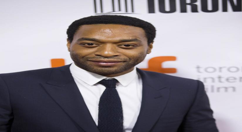 Chiwetel Ejiofor: Anne Hathaway would be a good diamond thief