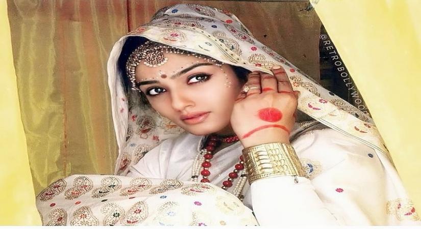 Raveena Tandon posts throwback still from 'Daman'