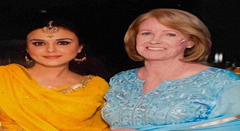 Kareena, Preity Zinta's message for their mother-in-law on Mother's Day