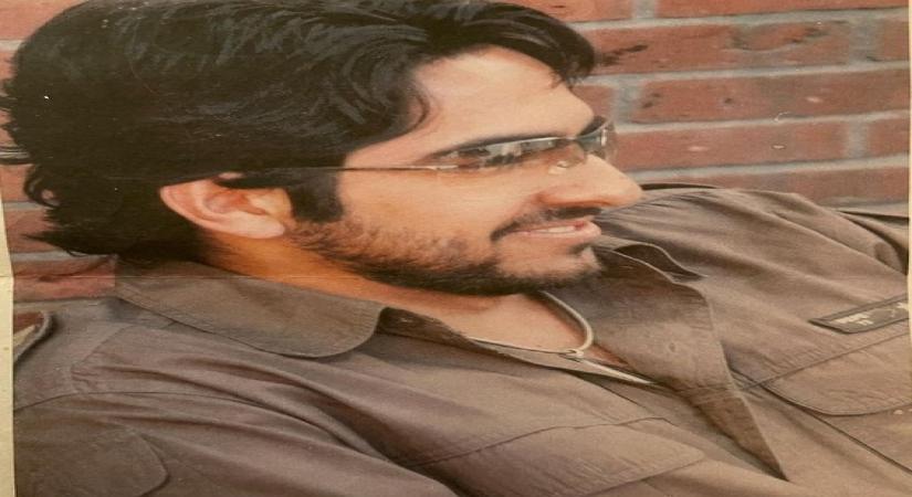 Ayushmann turns Insta poet, shares pic from student days.(photo:instagram)