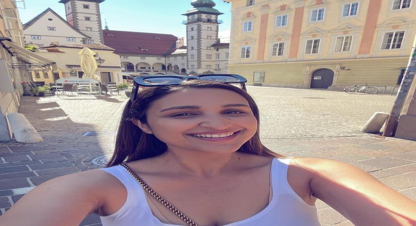 Parineeti Chopra masters selfie trick during Austrian vacay