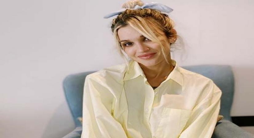 Ashley Roberts doesn't need a man to support her