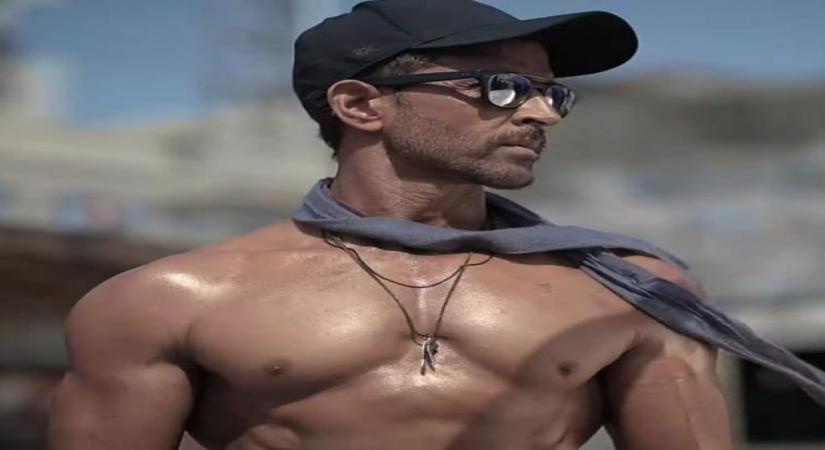 Hot hunk Hrithik goes shirtless