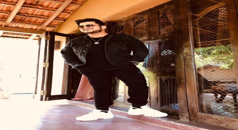 Vishal Mishra sings about past love experience with Ali Fazal, Surbhi in music video