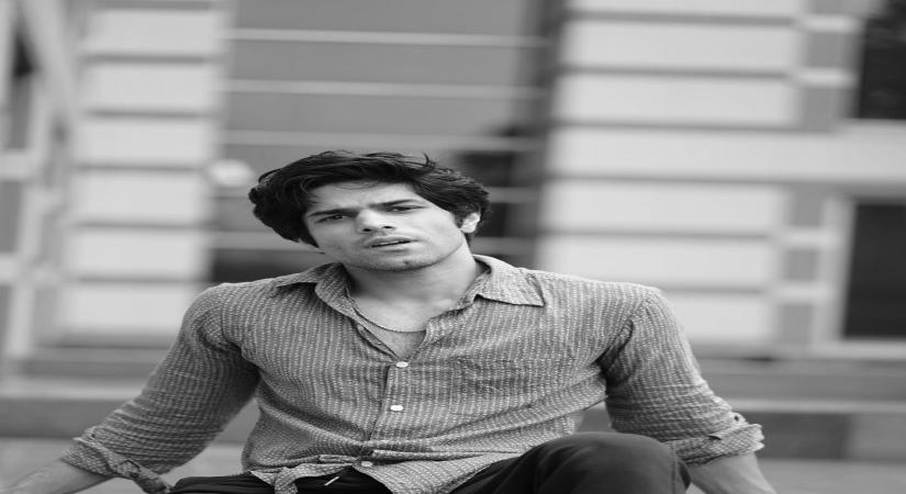 Actor Mrinal Dutt, who is known for his roles in various TV projects such as Pawan And Pooja, Hello Mini, Upstarts and Coldd Lassi Aur Chicken Masala, will soon be seen in director Arati Kadav's short film, 55km/sec.
