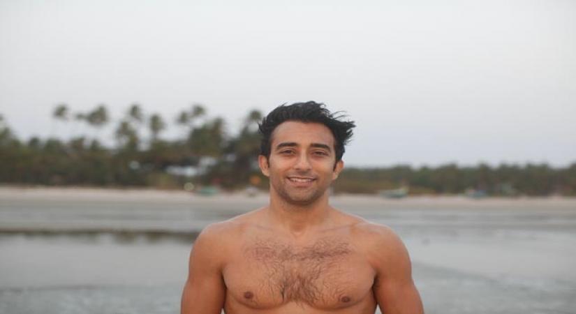 Rahul Khanna a beach bum always prepared for a sandemic  (Photo:Instagram)