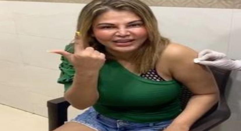 Rakhi Sawant gets first shot for Covid vaccine(Photo:instagram)