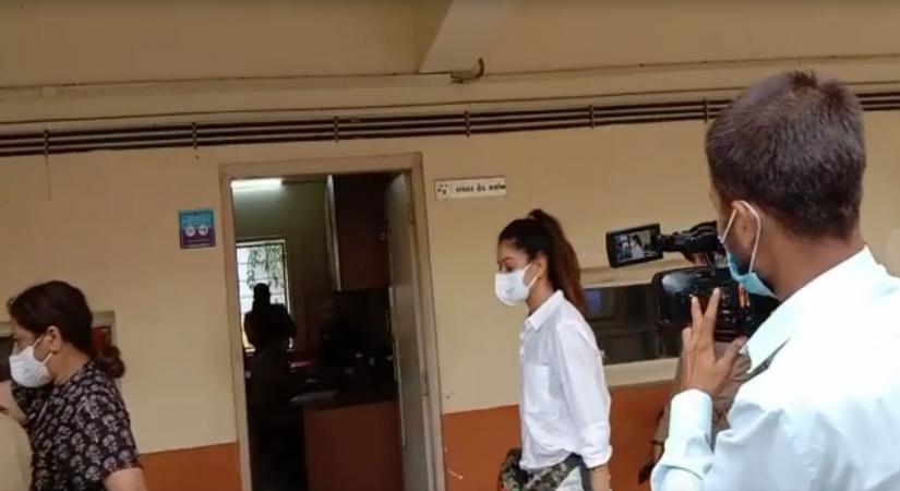 Payal Rohatgi courts trouble for threatening society chairman