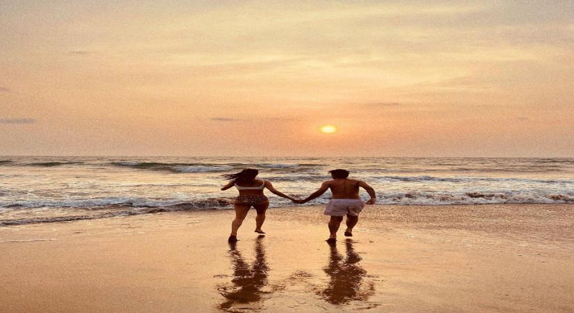 Janhvi Kapoor makes a splash with bikini pictures.(photo:instagram)