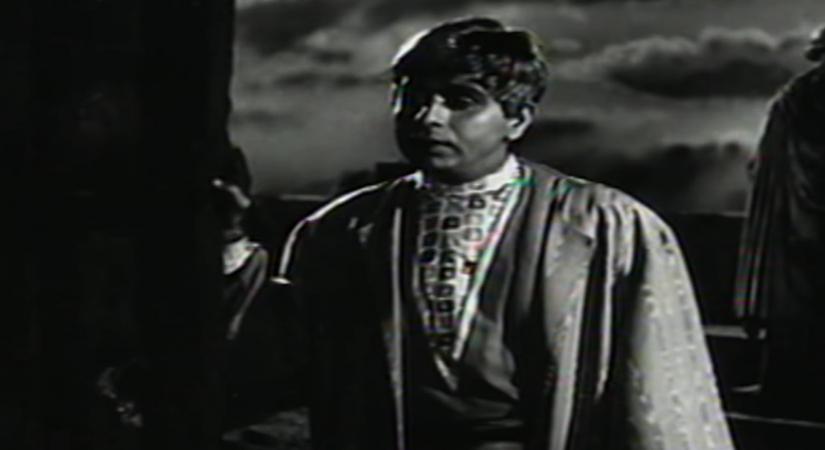 'Yeh mera deewanapan hai..': Dilip Kumar's incomparable acting, inspiring life (Tribute)
