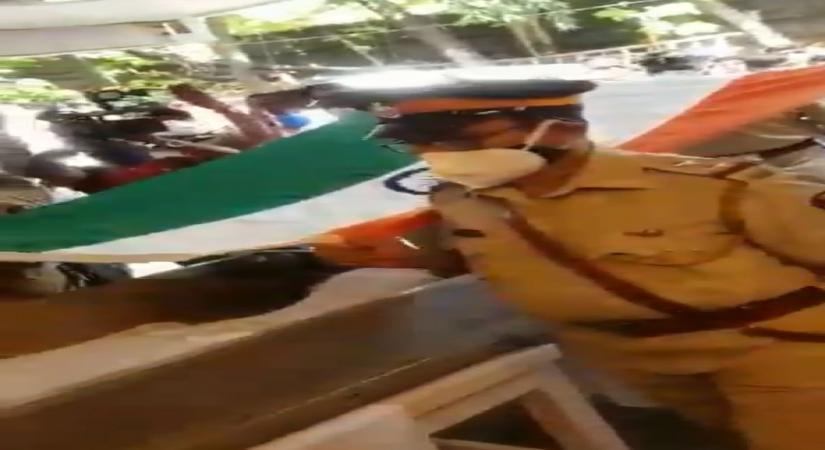 Thespian Dilip Kumar laid to rest with full state honours