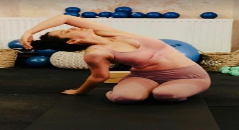 Kangana offers a glimpse of her Dhaakad level fitness.