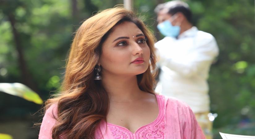 Rashami Desai on what prompted her to sign her debut OTT show 'Tandoor'.
