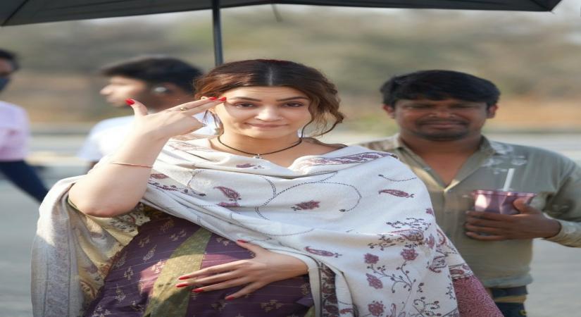 Kriti Sanon shares her 'Monday Mimi mood'.(photo:Instagram)
