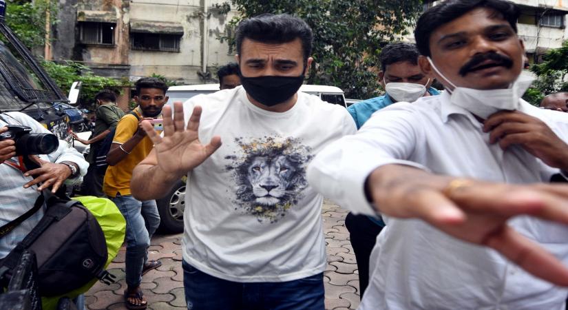 Mumbai:- Porn film issue in Bollywood actress Shilpa Shetty husband Raj Kundra in Crime Branch last few days arrested in Mumbai. (Photo by  Sandeep Mahankal /IANS)