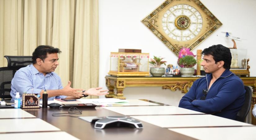 KTR praises Sonu Sood for social service activities .