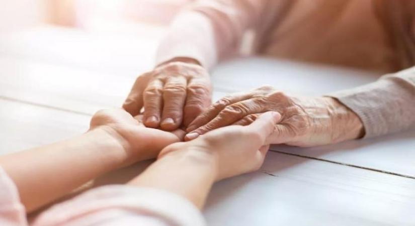 Higher net worth at midlife means a longer life: Study