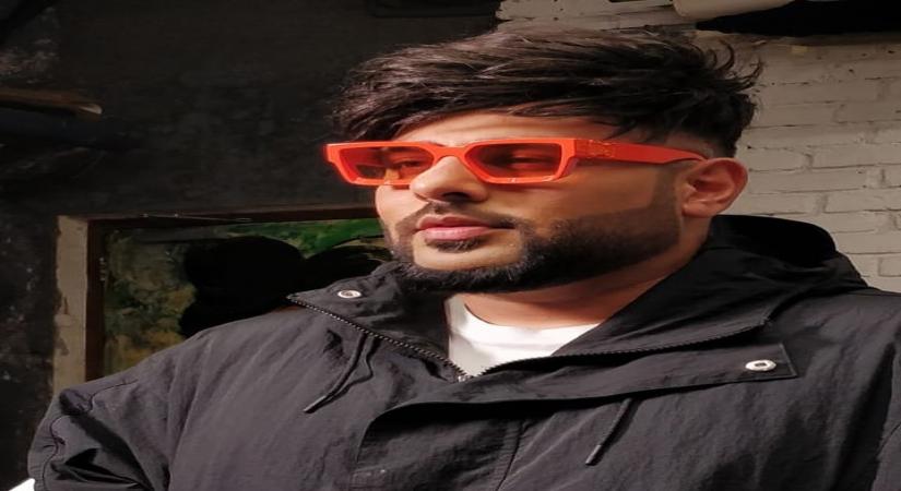 Badshah removes shoes as mark of respect to reality show contestants
