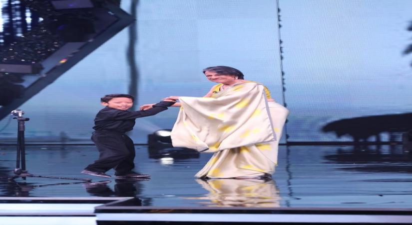 When a young dance contestant made Tanuja shake a leg.