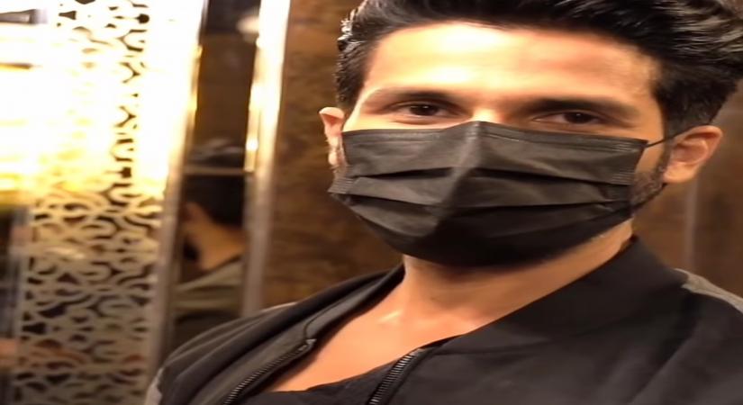 Shahid Kapoor unmasks 20 seconds of his life.