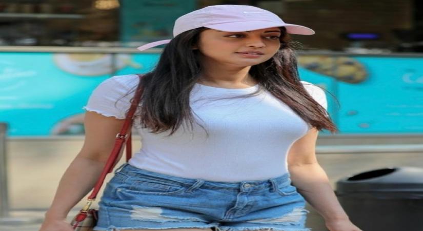 Bhuj actress post on Afghanistan.