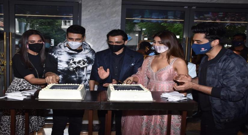 Akshay Kumar, Vaani Kapoor celebrate 'Bell Bottom' trailer launch in capital