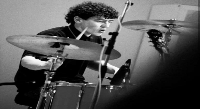 'Oasis' drummer Tony McCarroll in hospital after heart attack